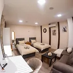 Good Mood & Parking 2 Apartment *