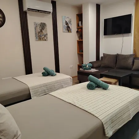 Good Mood & Parking 2 Daire