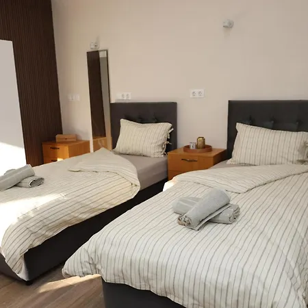 Good Mood & Parking 2 Daire