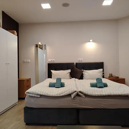Apartman Good Mood & Parking 2 *