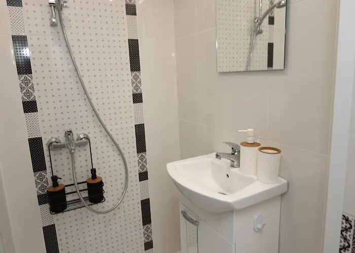 Good Mood & Parking 2 *