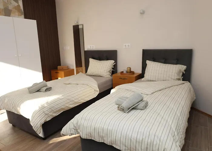 Good Mood & Parking 2 Daire